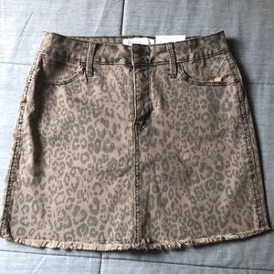 Leopard skirt